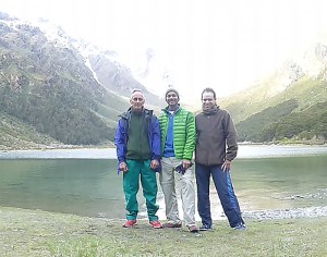 Routeburn--lake-group-pic